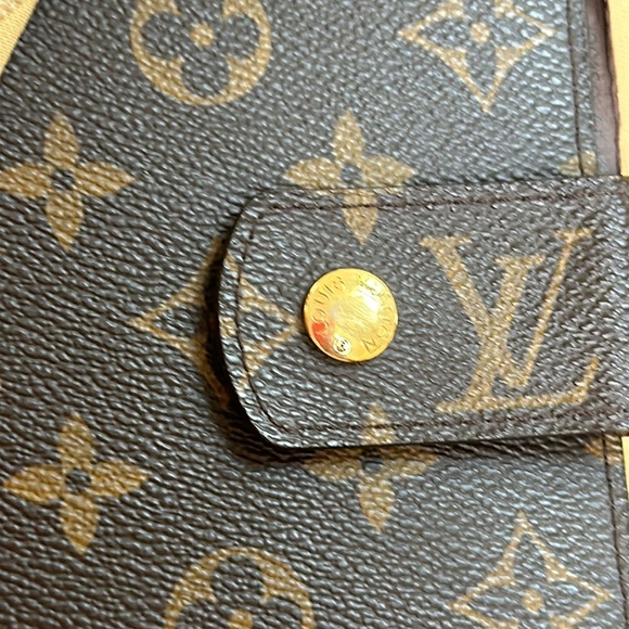 Louis Vuitton Large Monogram Agenda Ring Cover - Picture 13 of 16